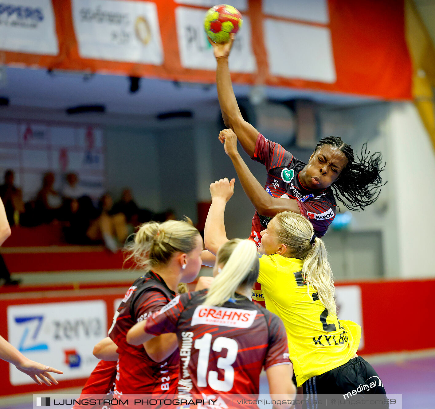 ATG Svenska Cupen 1/8-final Skövde HF-IK Sävehof 25-35,dam,Skövde Idrottshall,Skövde,Sverige,Handboll,,2024,348226