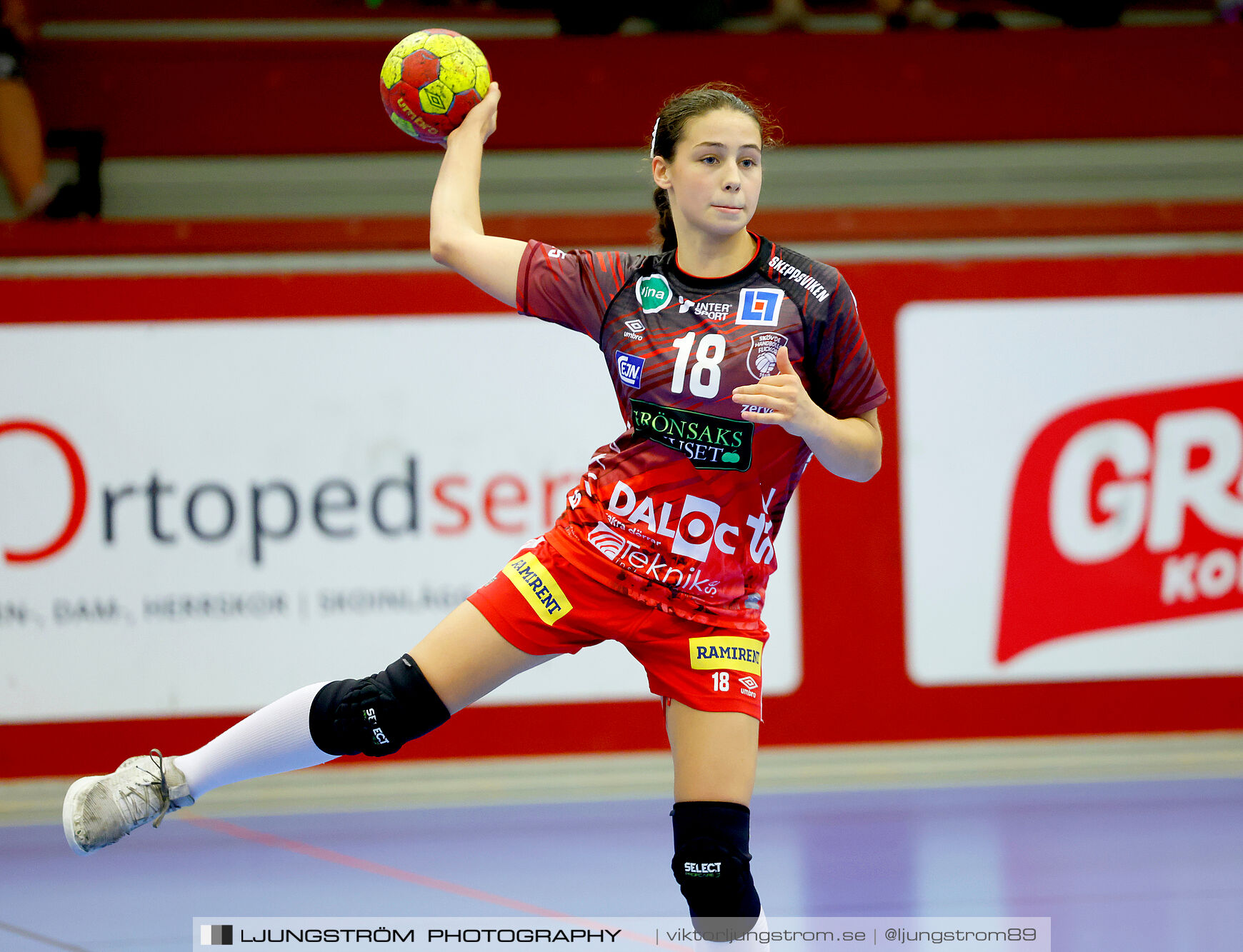 ATG Svenska Cupen 1/8-final Skövde HF-IK Sävehof 25-35,dam,Skövde Idrottshall,Skövde,Sverige,Handboll,,2024,348244